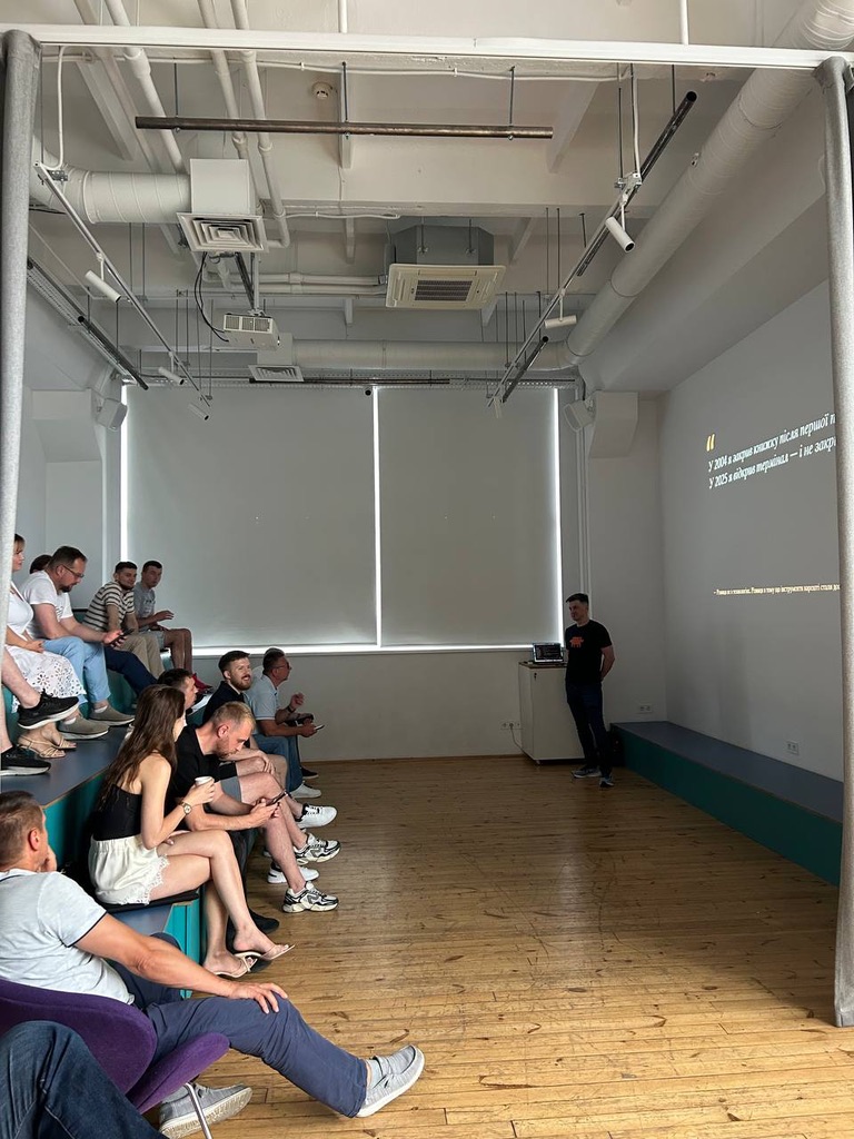 Вадим Лобарєв виступає в Young Business Club Kyiv — доповідь про екосистему Claude, 2026